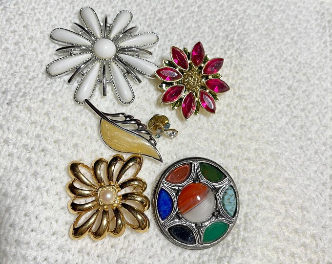 Lot of Brooches, Mid Century Costume Jewelry, Statement Pins