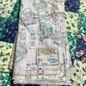 Farmhouse Napkins, Vintage Dairy Milk Bottles Linens, Retro Table