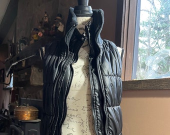 Black Puffer Vest, Women’s Outdoor Winter Fashion, Zip Up Sleeveless Jacket