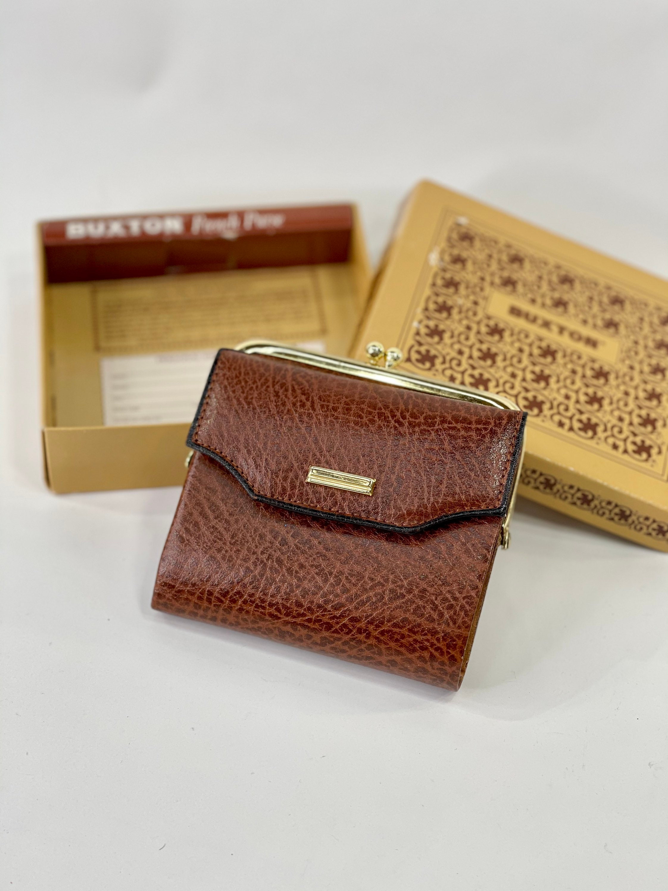 Women's Leather Wallet, Buxton French Purse, vintage kiss lock change purse