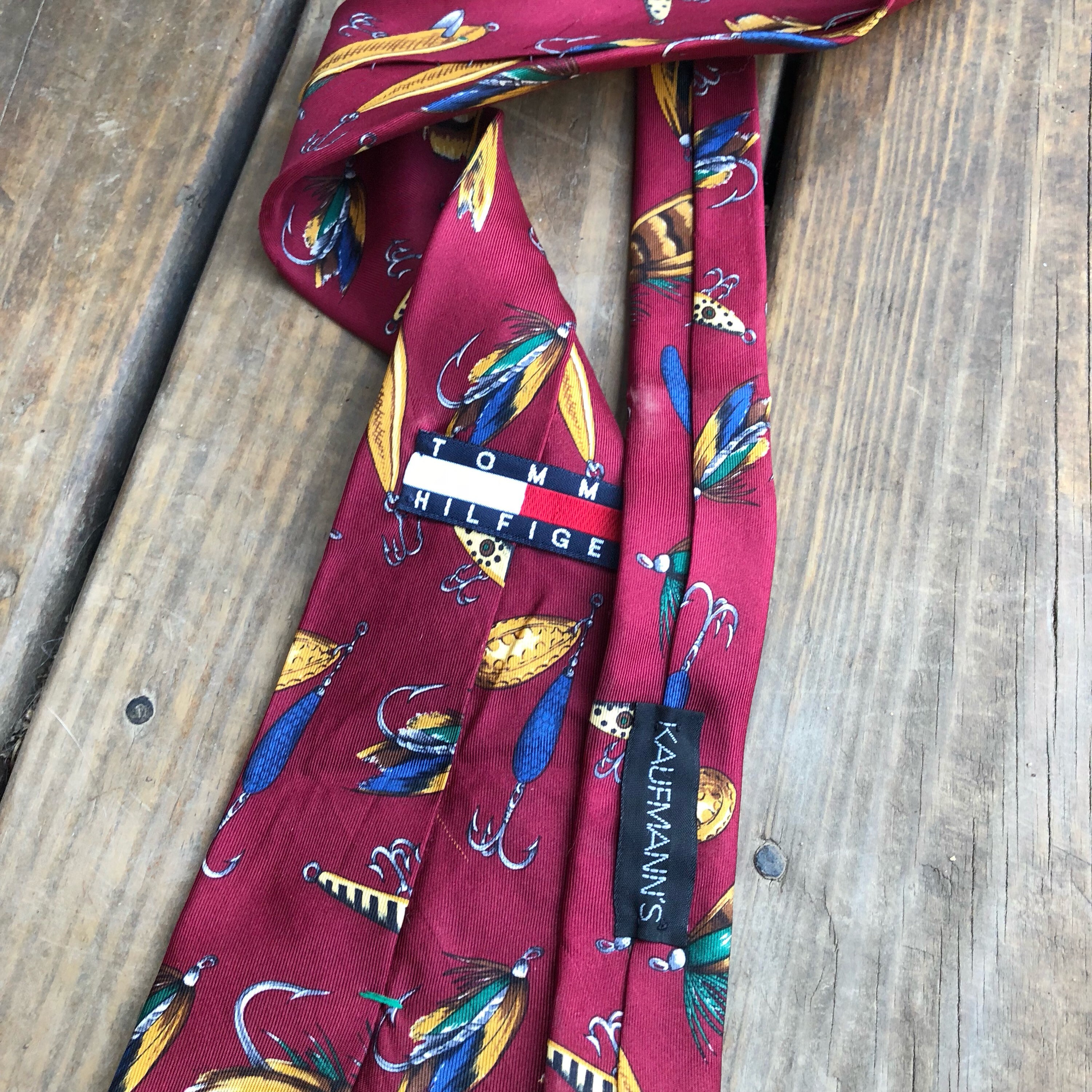 Fishing lure necktie