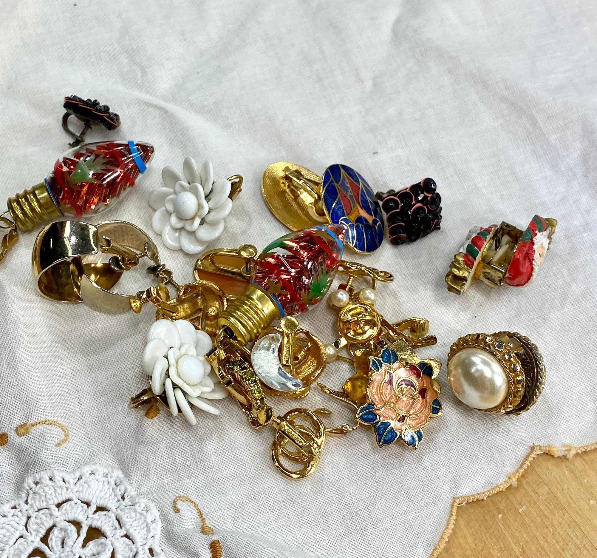 Vintage lot of Clip On Earrings - Christmas Earrings - Dangle Earrings