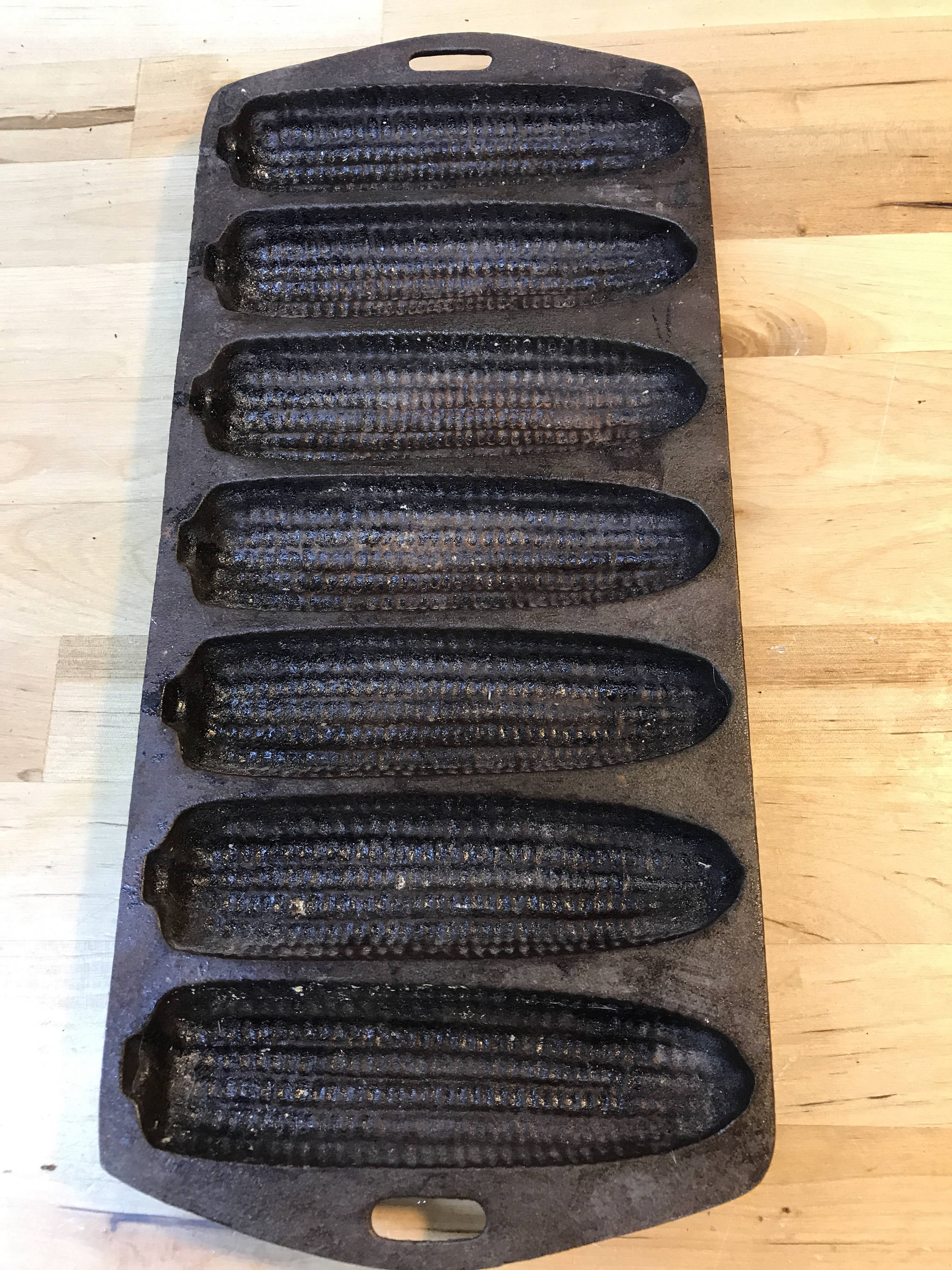 vintage cast iron cornbread pan for corn stick muffins, ears of