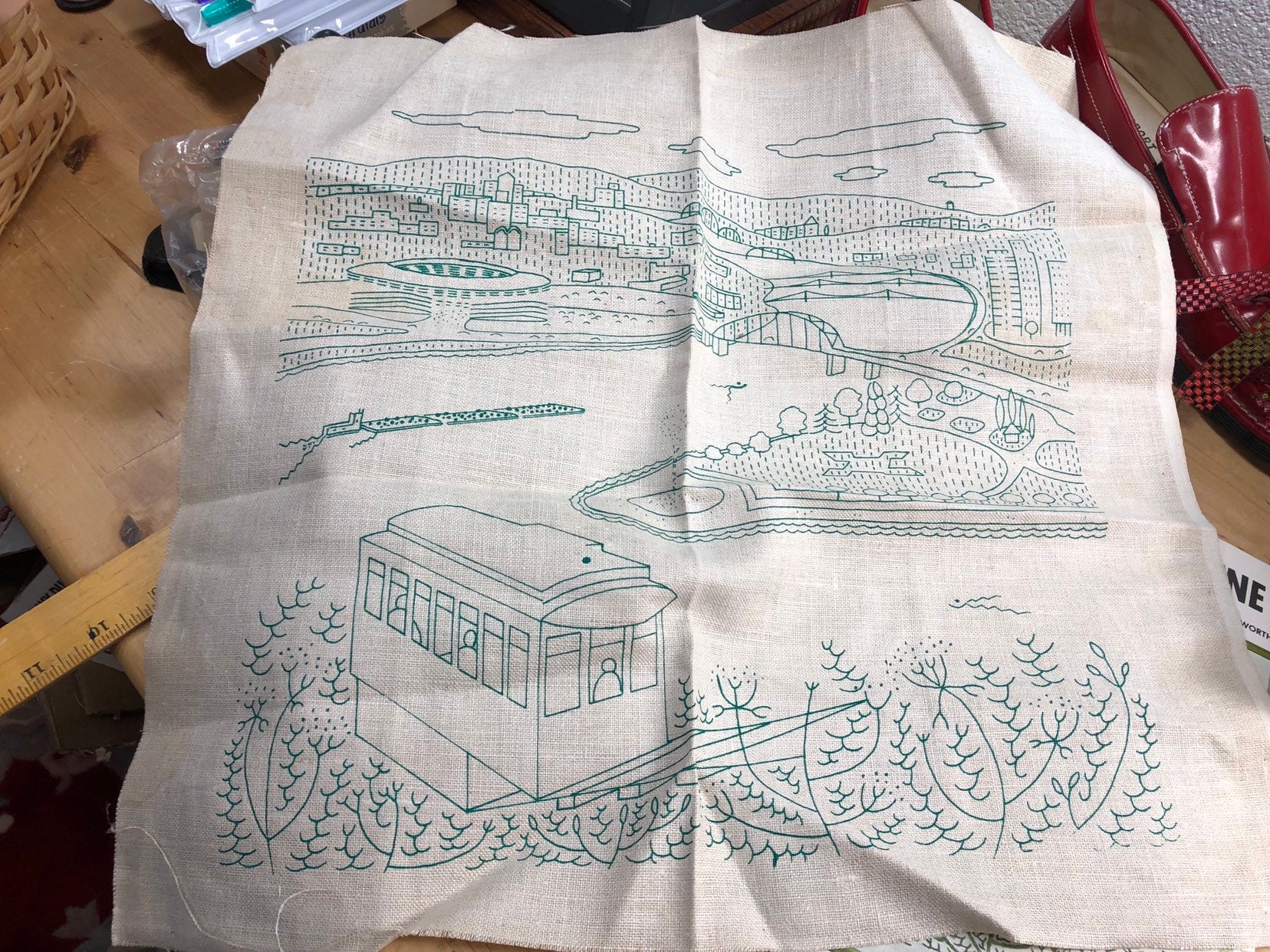 Pittsburgh City Crewel Kit Three Rivers Pennsylvania Needlepoint