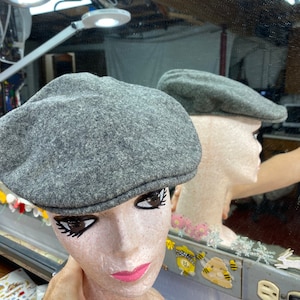 Gray Wool Newsboy Hat, Vintage Kangol Cap, Unisex Fashion image 6