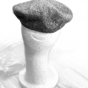 Gray Wool Newsboy Hat, Vintage Kangol Cap, Unisex Fashion image 9