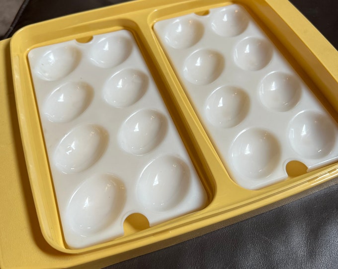 Deviled Egg Storage, Tupperware Travel Easter Eggs Keeper, Retro Kitchen Carrier