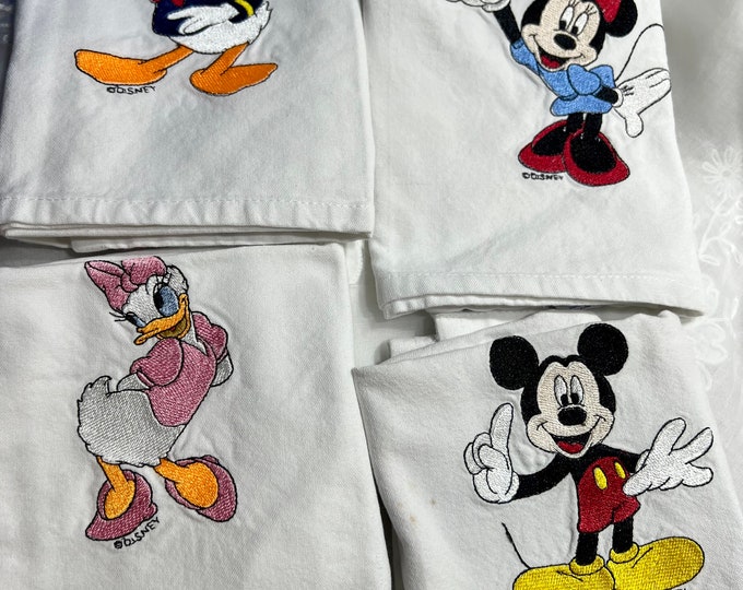 Disney Guest Towels, Pre Owned Embroidered Lot Mickey Minnie Mouse Dish Towels, Daffy Daisy Duck Linens