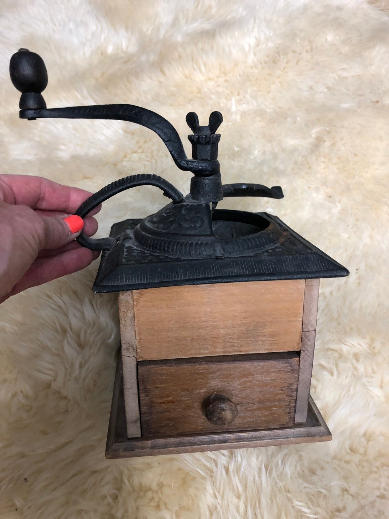 Antique Coffee Grinder, Hand Crank Coffee Mill, Retro Kitchen