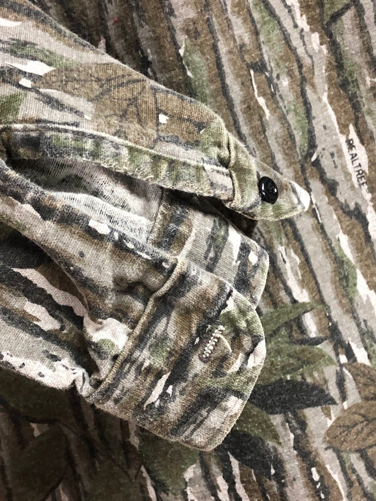 Realtree Camouflage Men's Shirt - Button front turkey camo medium shirt