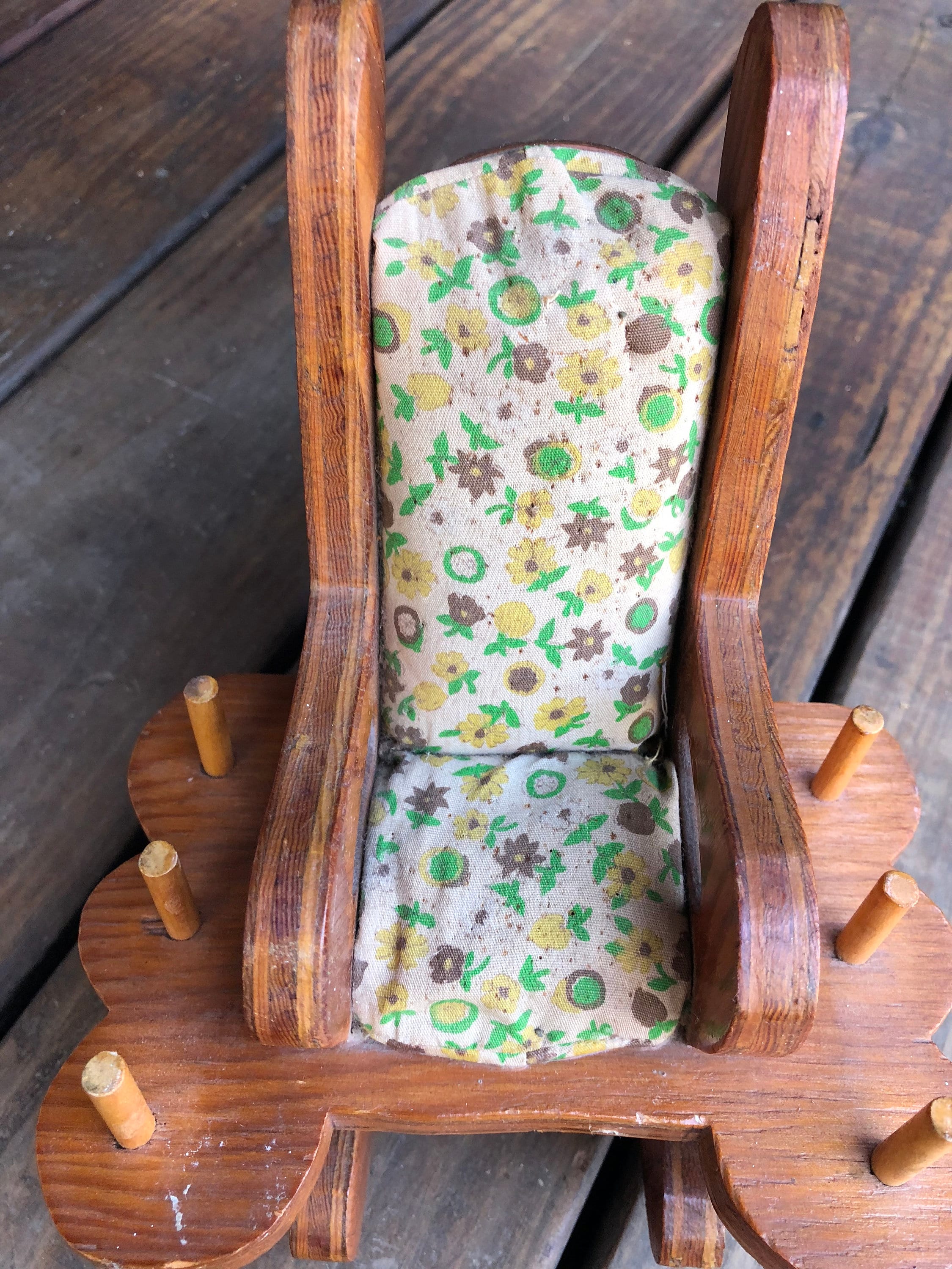 Sewing Caddy Granny's rocking chair needle and thread holder