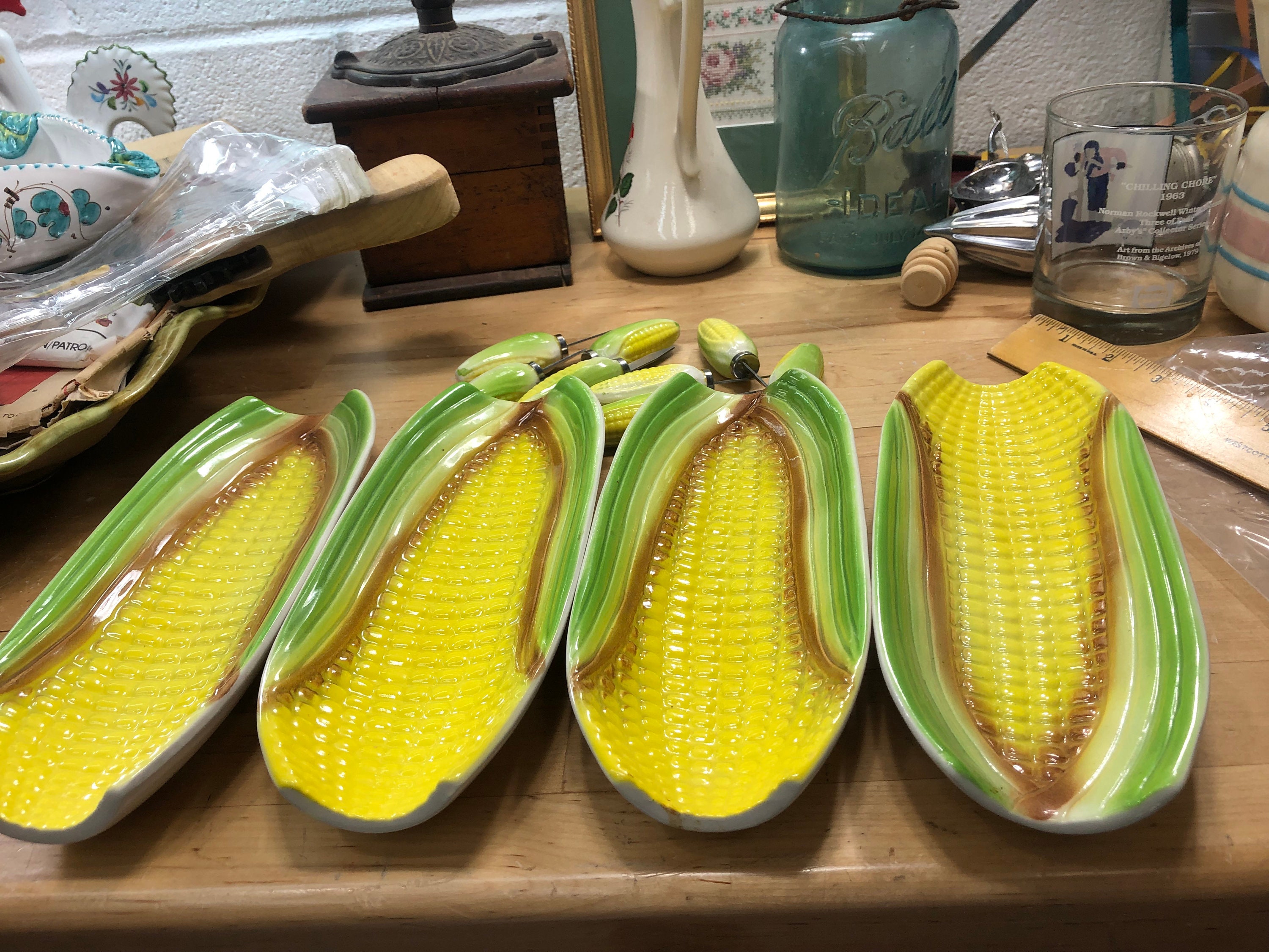 Corn Plates and Holders Vintage Ceramic Corn On the Cob Serving Plates and Mini Corn Holder