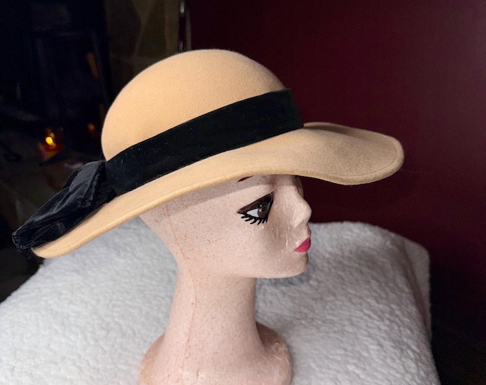 Women's Hat Formal Velvet Box Beige Yellow Wool and Black Bollman Kentucky Derby