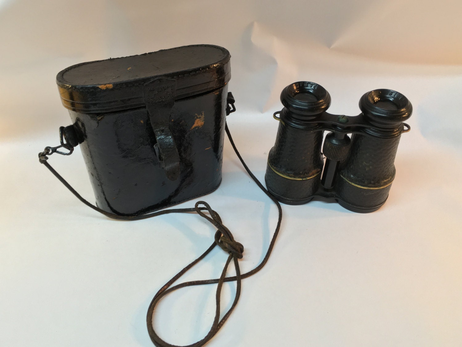 Opera Binoculars with case Vintage