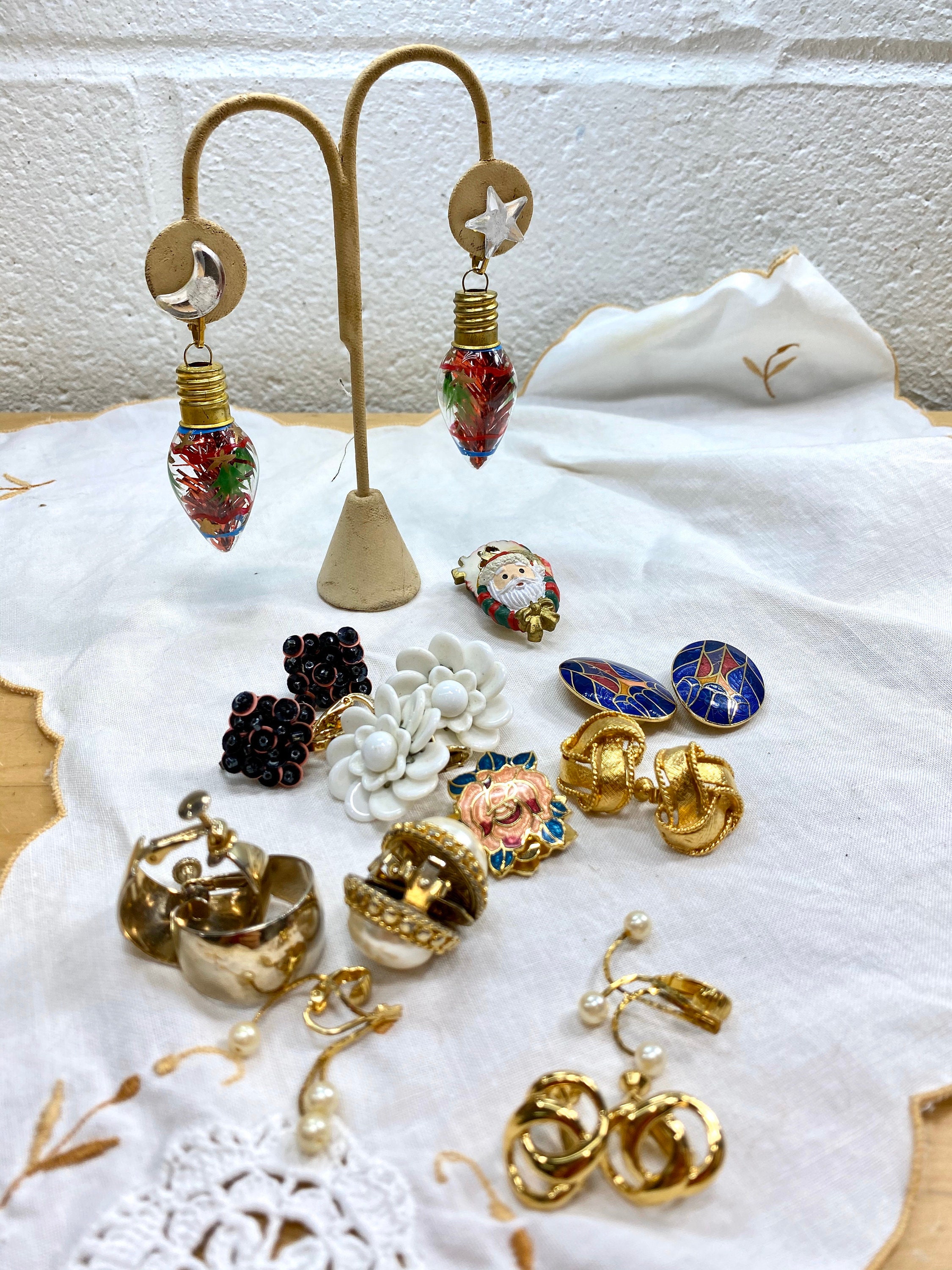 Vintage lot of Clip On Earrings - Christmas Earrings - Dangle Earrings