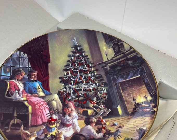 Christmas collectible Display plate, scenes of Christmas Past, Holiday Traditions Decoration
