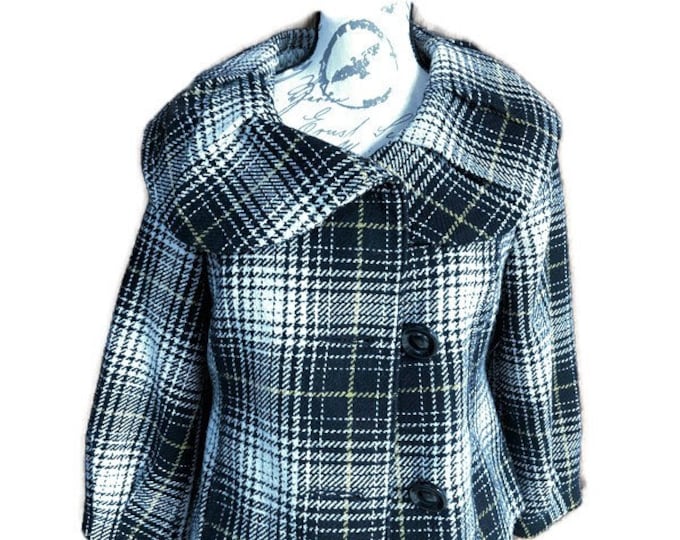Women’s Plaid Coat, Size Medium Winter Jacket, Mod Style