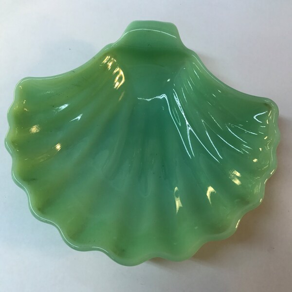 Green Glass Jadeite Shell Soap Dish