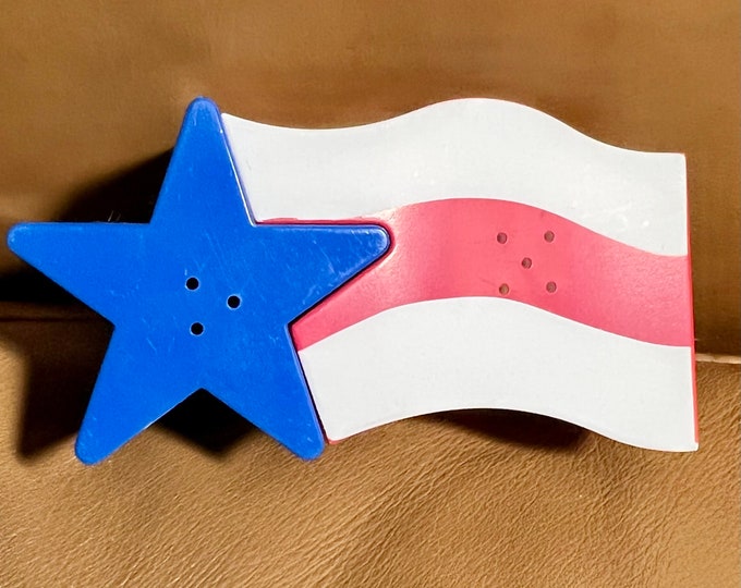 USA Flag Salt and Pepper Shakers, American Kitchen Decoration, Patriotic Salt and Pepper Shaker Set