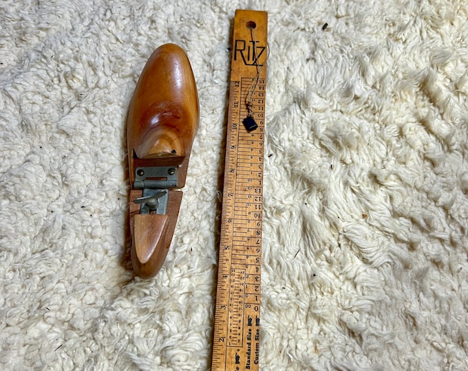 Shoe Maker Tools, Wood Shoe Stretcher, Vintage Foot Ruler