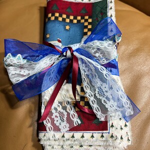 Holiday Napkins, Boho Formal Christmas Napkin Set for Dining and Cocktails