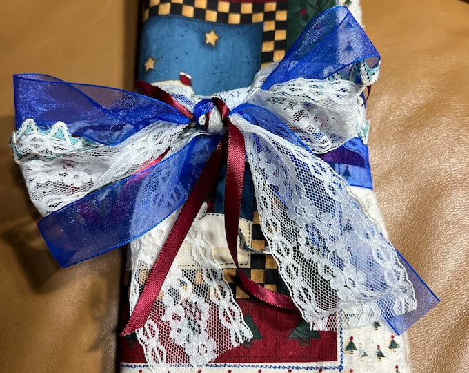 Holiday Napkins, Boho Formal Christmas Napkin Set for Dining and Cocktails