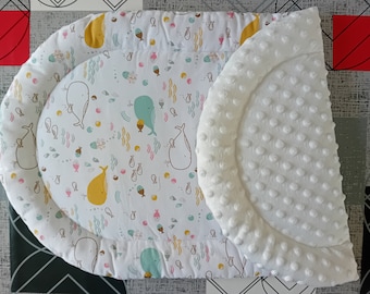 Topponcino Montessori, Oeko-Tex certified, whale pattern and white minky, birth gift