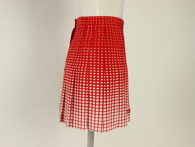 Red Pleated Tennis Skirt, Ellesse, 1980s Vintage image 2