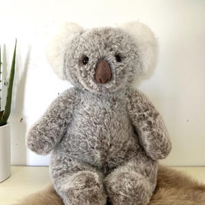 1989 Dakin 12” koala plush Sitting vintage stuffed animal 118 gray