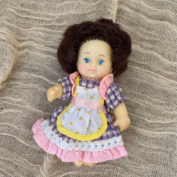 Lil Daisy baby doll Tara Toys 1980s small doll jointed brunette bob infant blue eyes