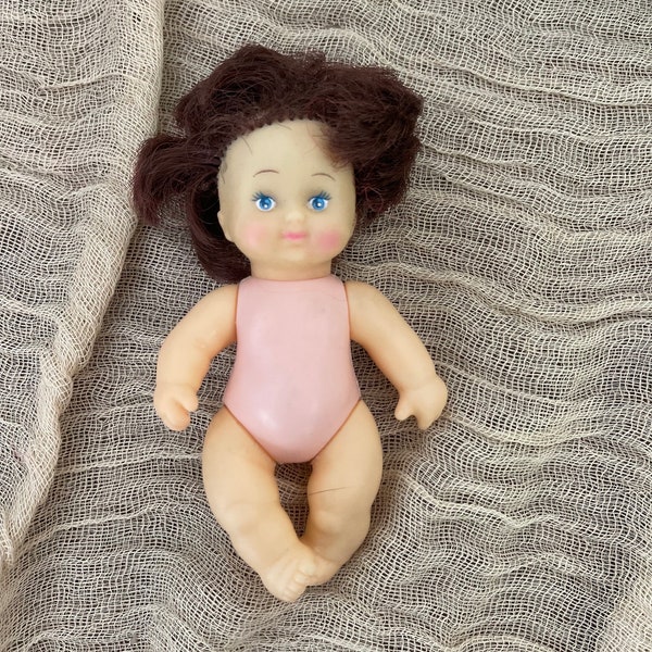 Lil Daisy baby doll Tara Toys 1980s small doll jointed brunette bob infant blue eyes