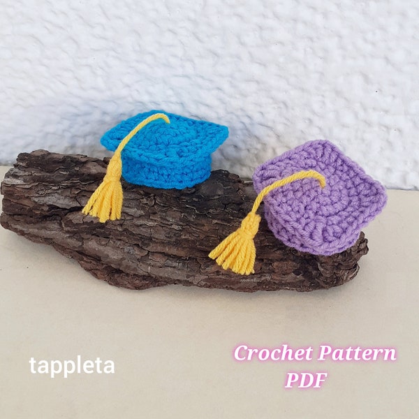 Graduation cap mini crochet pattern, Graduation cap decoration, Tiny graduation hat crochet Small hat accessory for amigurimi no sew pattern