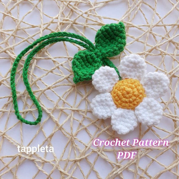 Daisy charm crochet pattern, Crochet daisy rear view mirror car charm, Crochet flowers car decoration pattern, bag charm crochet accessories