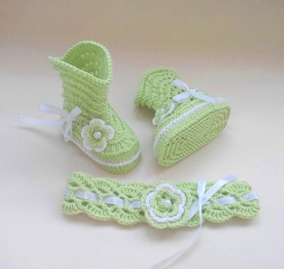 baby socks and headband set