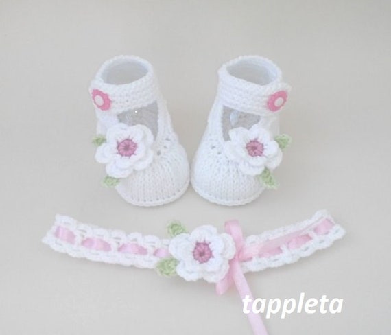 baby girl knitted booties