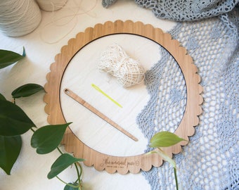 Large Round Bamboo Weaving Loom Starter Kit - includes loom, needle and cotton warp