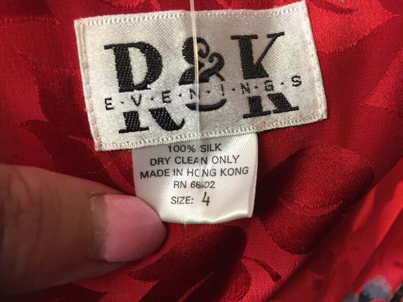 Vintage R/&K Evenings Silk Dress Red and Black Floral Pattern Ruched Waist 4 Never worn