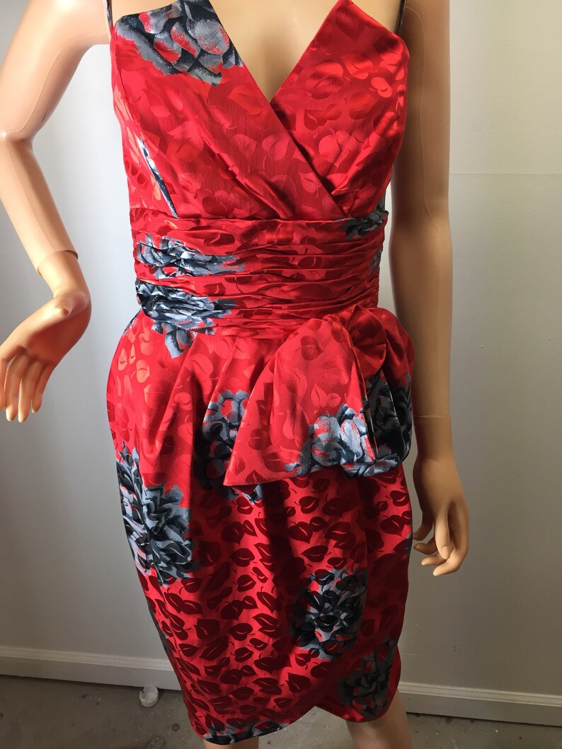 Vintage R/&K Evenings Silk Dress Red and Black Floral Pattern Ruched Waist 4 Never worn