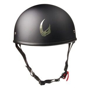 Puede incluir: Un casco de moto negro con un dise&ntilde;o de calavera y cuerno plateado. El casco tiene una correa de barbilla con una hebilla roja.