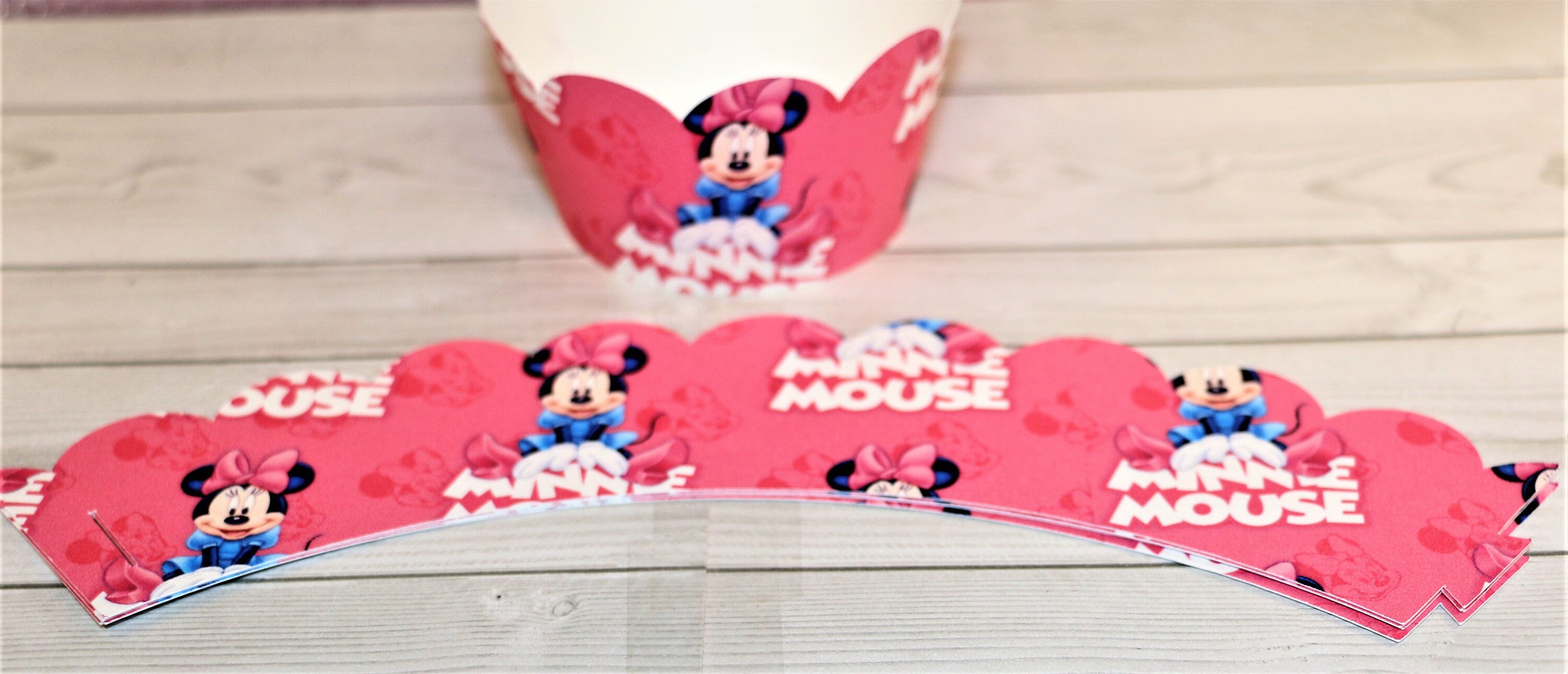 13 Bakers Dozen Minnie Mouse Love Bows Cupcake Wrappers PicksMatching Straws Holders Parties Birthdays Children Holidayscc74