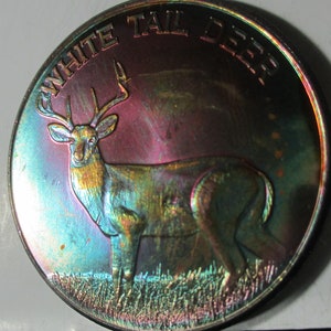 EINE Unze 39 MM Kupfer Rund Weiß Tale Deer Design Regenbogen getönt, Atemberaubend !!!