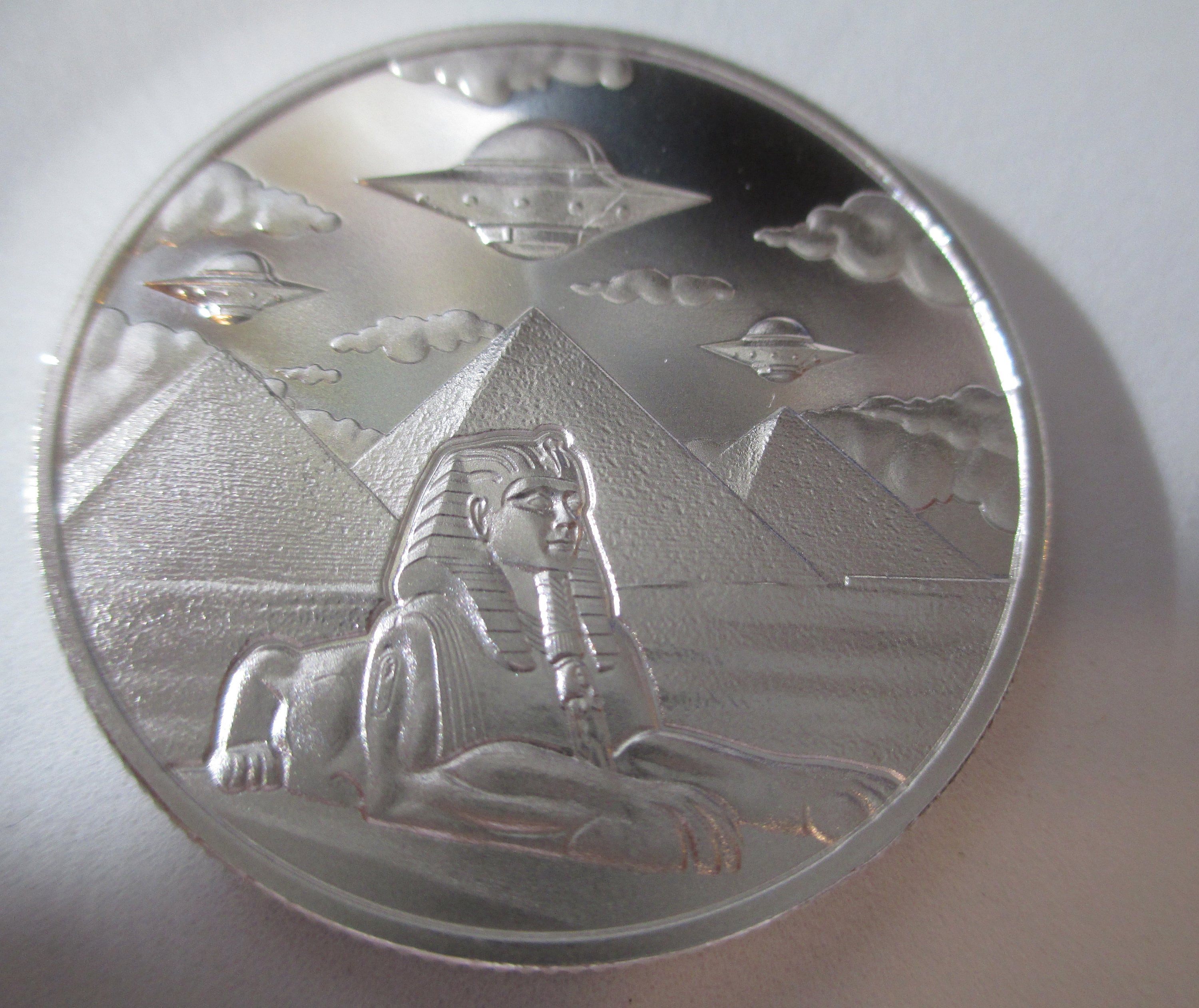 UFO銀貨　ピラミッド　1オンス Buy 2025 Ghana 1 oz Silver Space Cube- Muonionalusta | APMEX