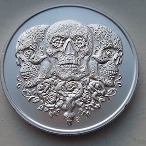 Arte Redondo Calavera De Azúcar Día De Muertos En cápsula para monedas. 1 oz de PLATA 999