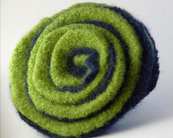 Felt Flower Pin, Navy Blue and Kelly Green Swirl