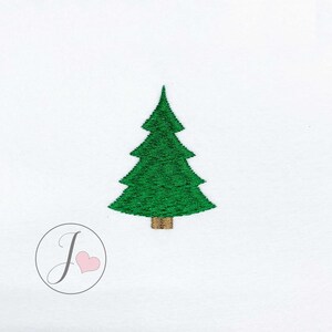 Puede incluir: Un árbol de Navidad verde con un tronco marrón. El árbol está estilizado y tiene un diseño simple.