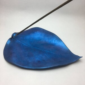 Pork rootingburnt-Out ornament decorative design home electric blue leaf molded by hand fimo creations Meditation Christmas