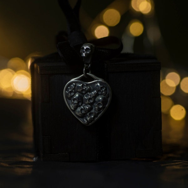 Silver skull heart pendant || Gothic jewelry gift || Memento mori jewelry || Dark valentine charm || Alternative witchy necklace