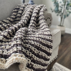 KNITTING PATTERN Breve Blanket PDF Pattern Instant Download Beginner Friendly Knitting Easy Knit Chunky Blanket Knit Throw image 3