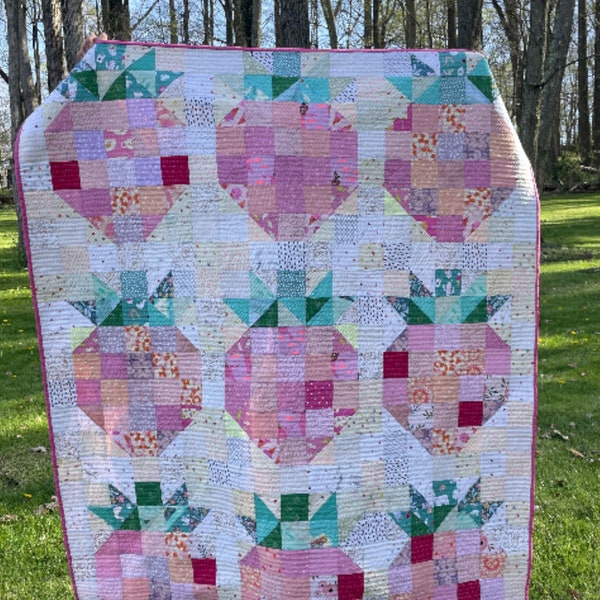darling strawberry throw size quilt
