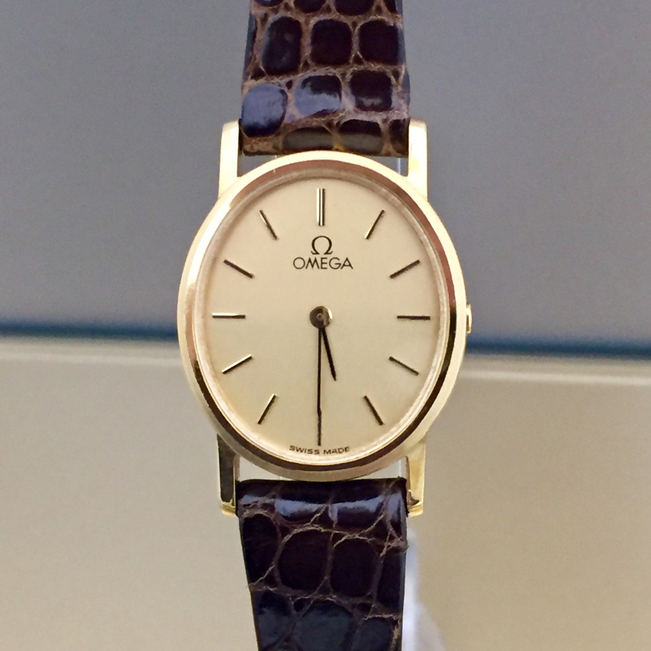 Vintage OMEGA Lady Watch in 18kt solid gold Etsy